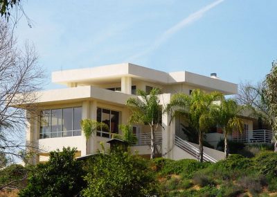 The Linear, rectangular edges of a very large ultra-contemporary home in Southern California